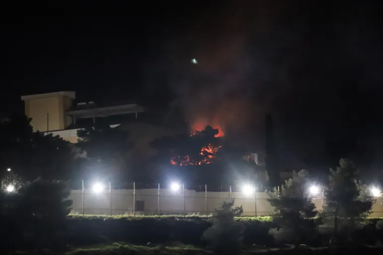 Iran targets Kurdish groups in Iraq, begins wave of attacks on Israel