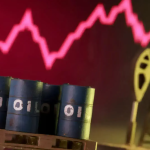 Oil climbs as fading US-Iran peace hopes raise supply risks