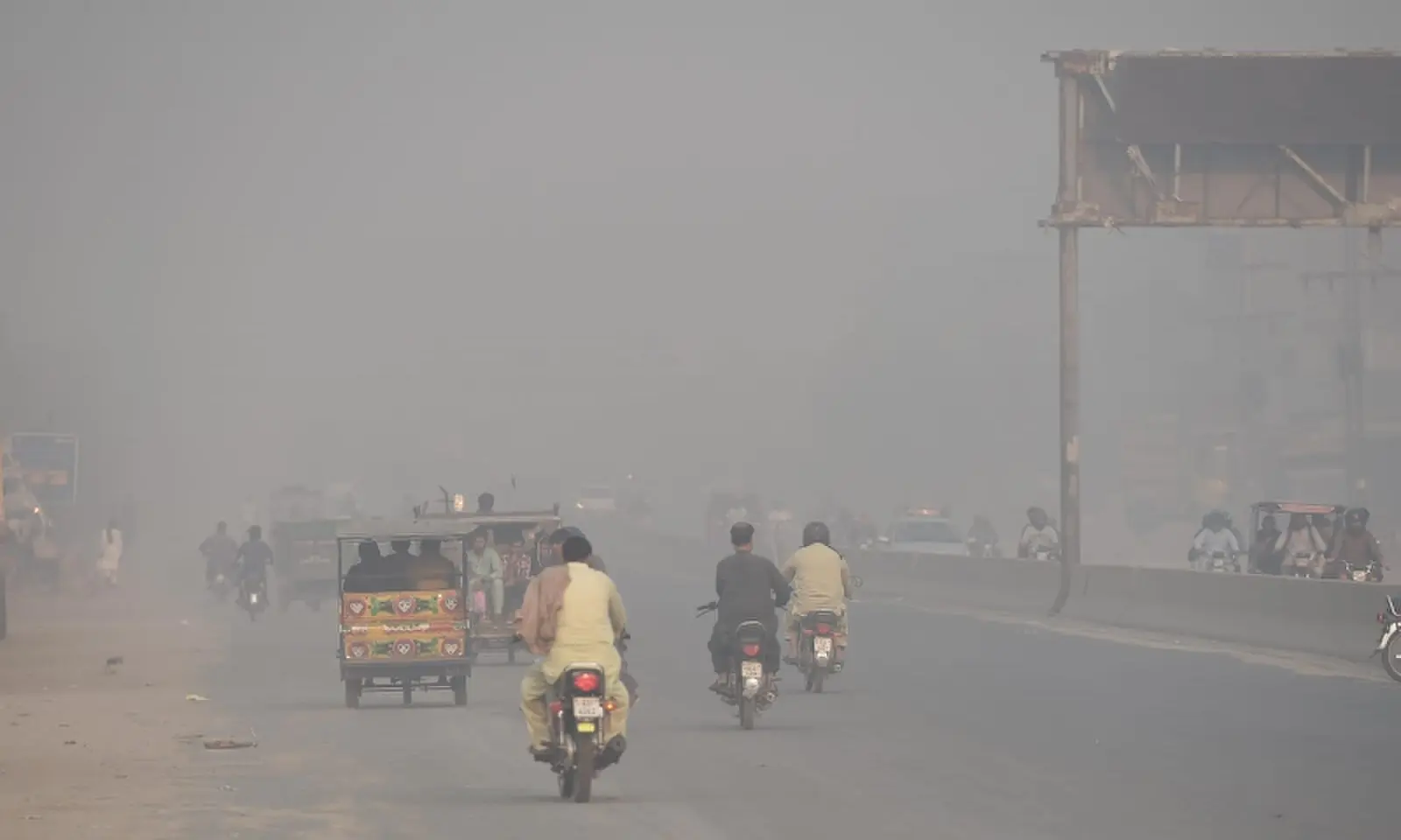 Lahore tops global pollution ranking as air quality turns ‘hazardous’